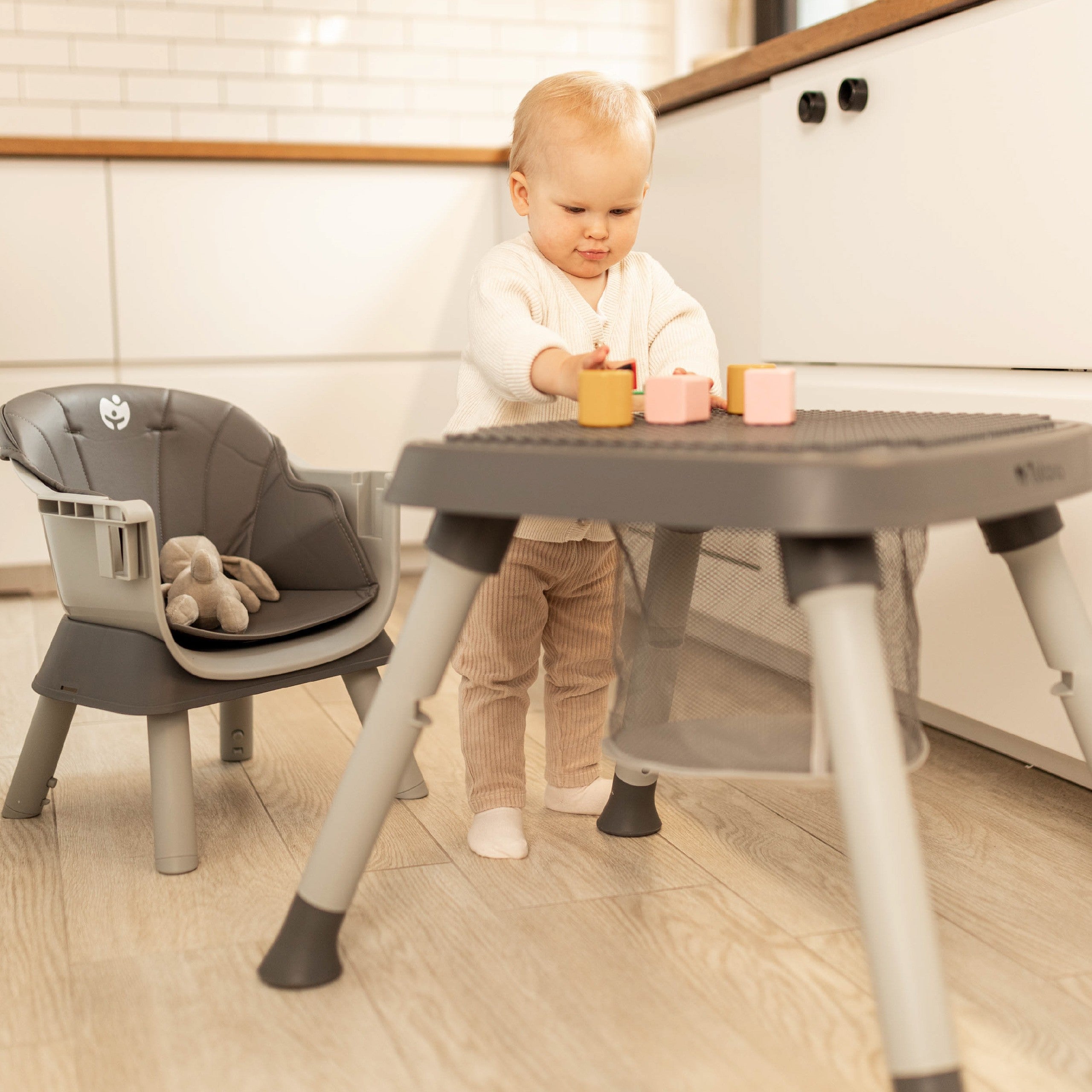 Scaun de hrănire din plastic 9 în 1 Tulano Morsel 50 Grey