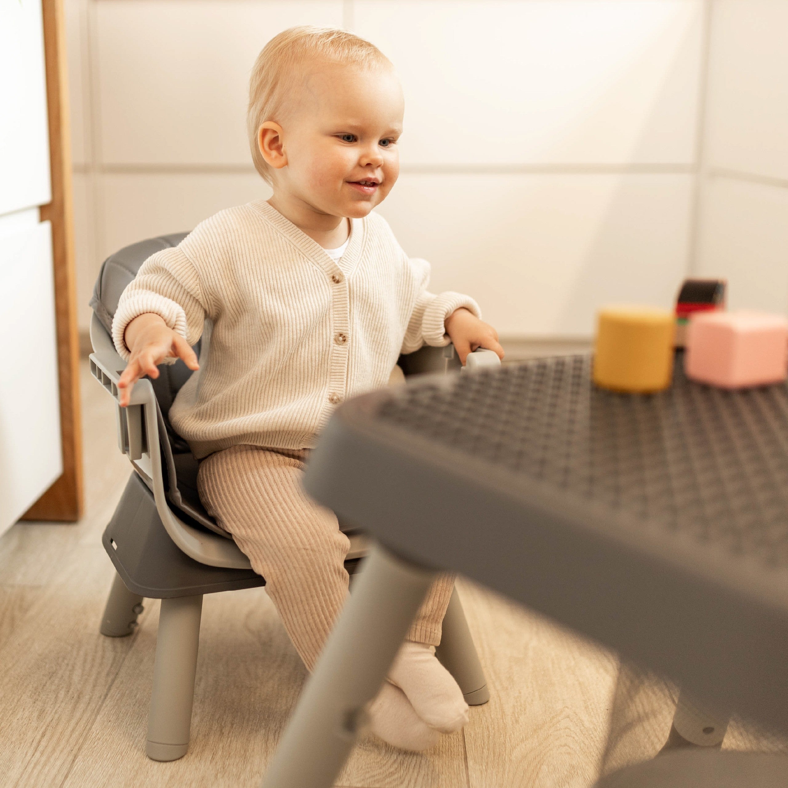 Scaun de hrănire din plastic 9 în 1 Tulano Morsel 50 Grey