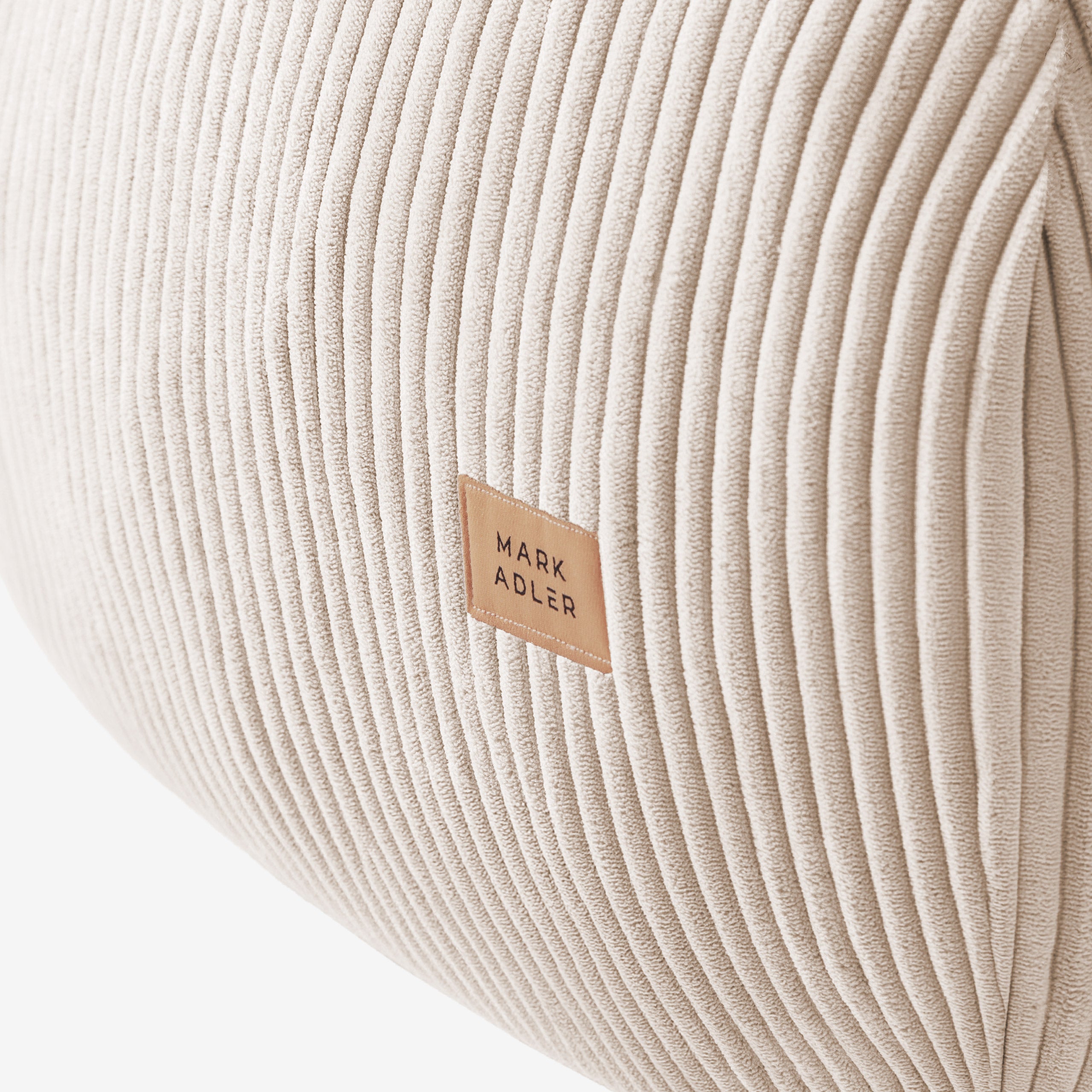 Puf sac din velur bej Mark Adler Comfy 1.0 Beige
