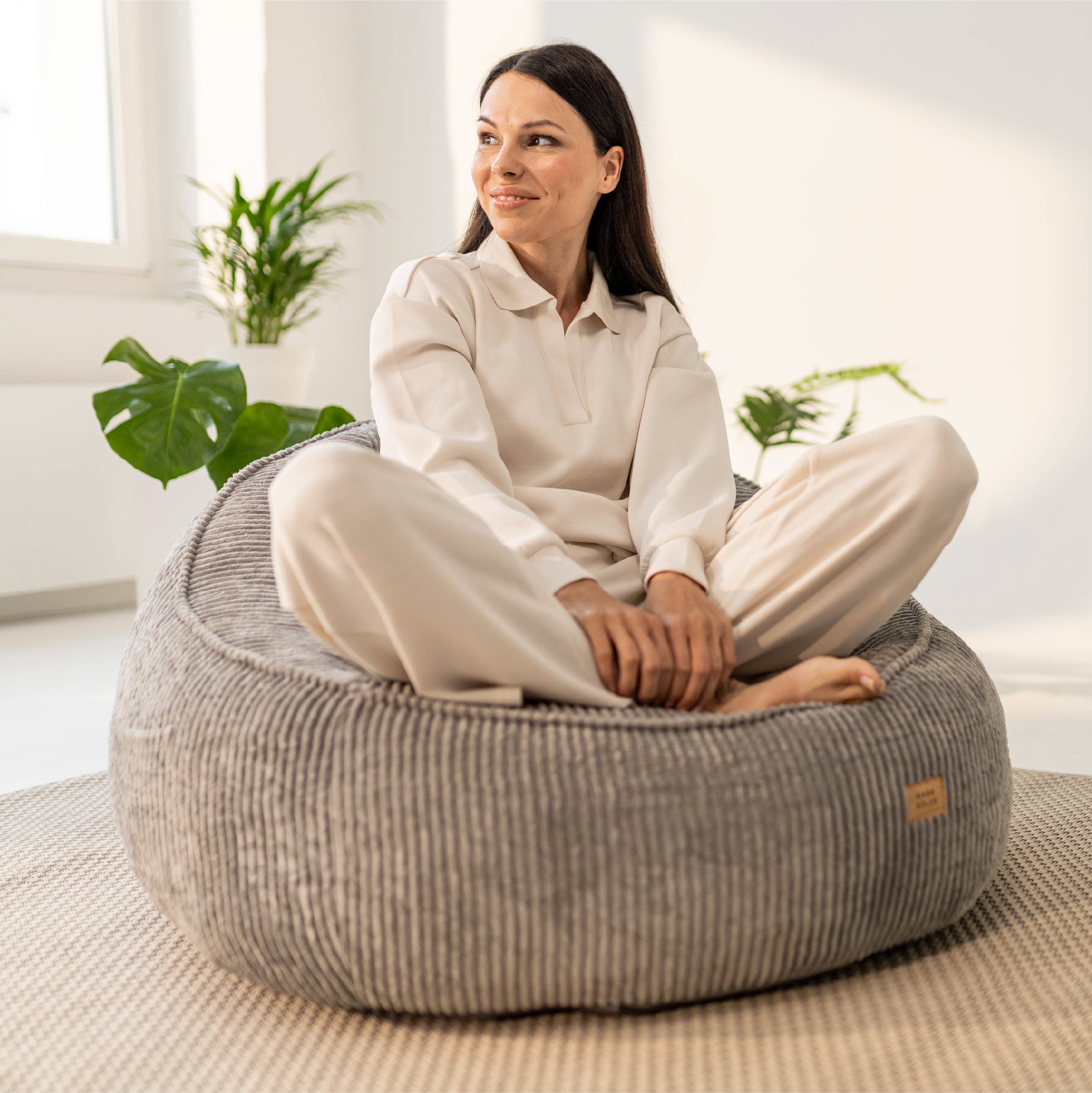 Fotoliu puf din catifea cordura cu spătar Mark Adler Comfy 4.0 Grey