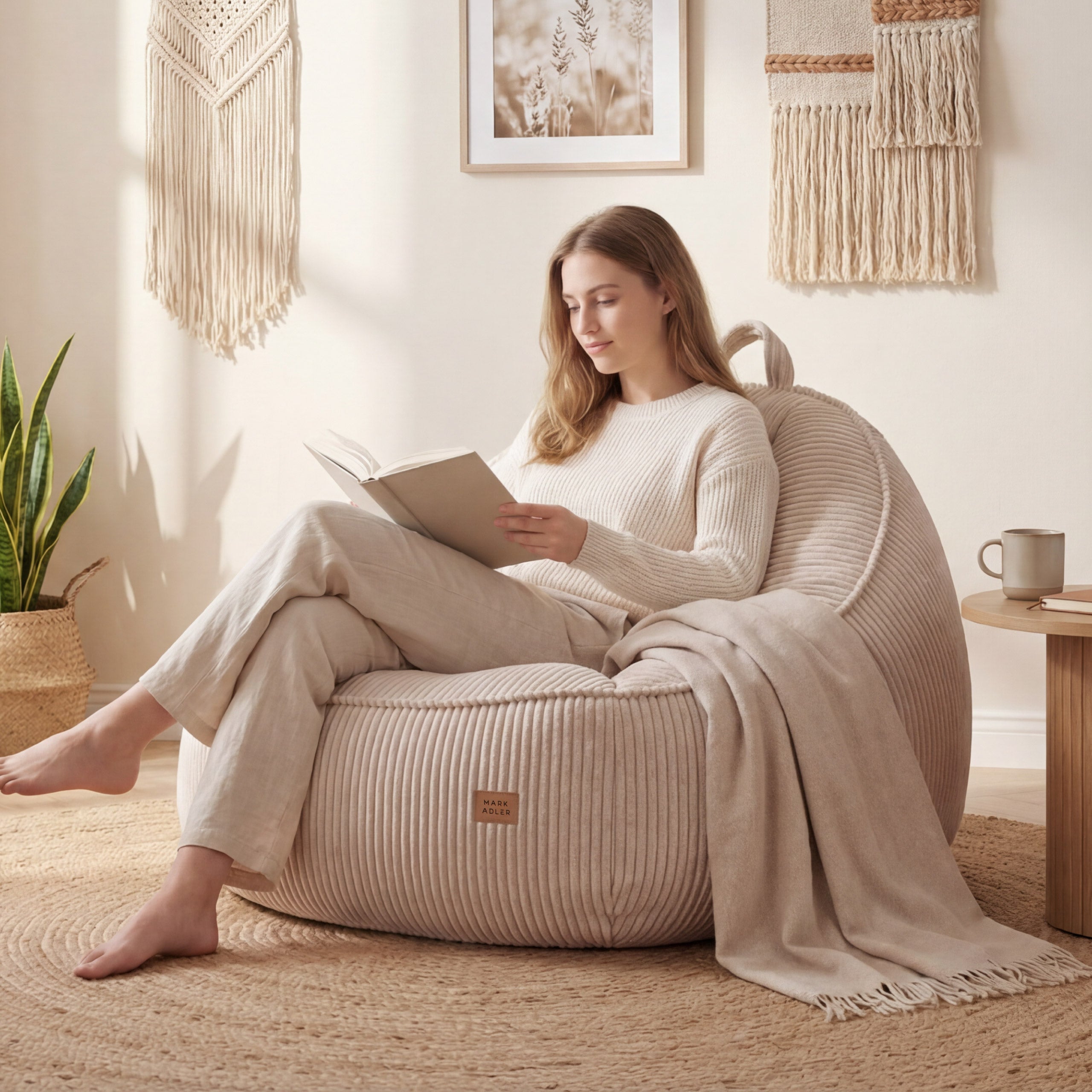 Fotoliu puf din catifea cordura cu spătar Mark Adler Comfy 4.0 Beige