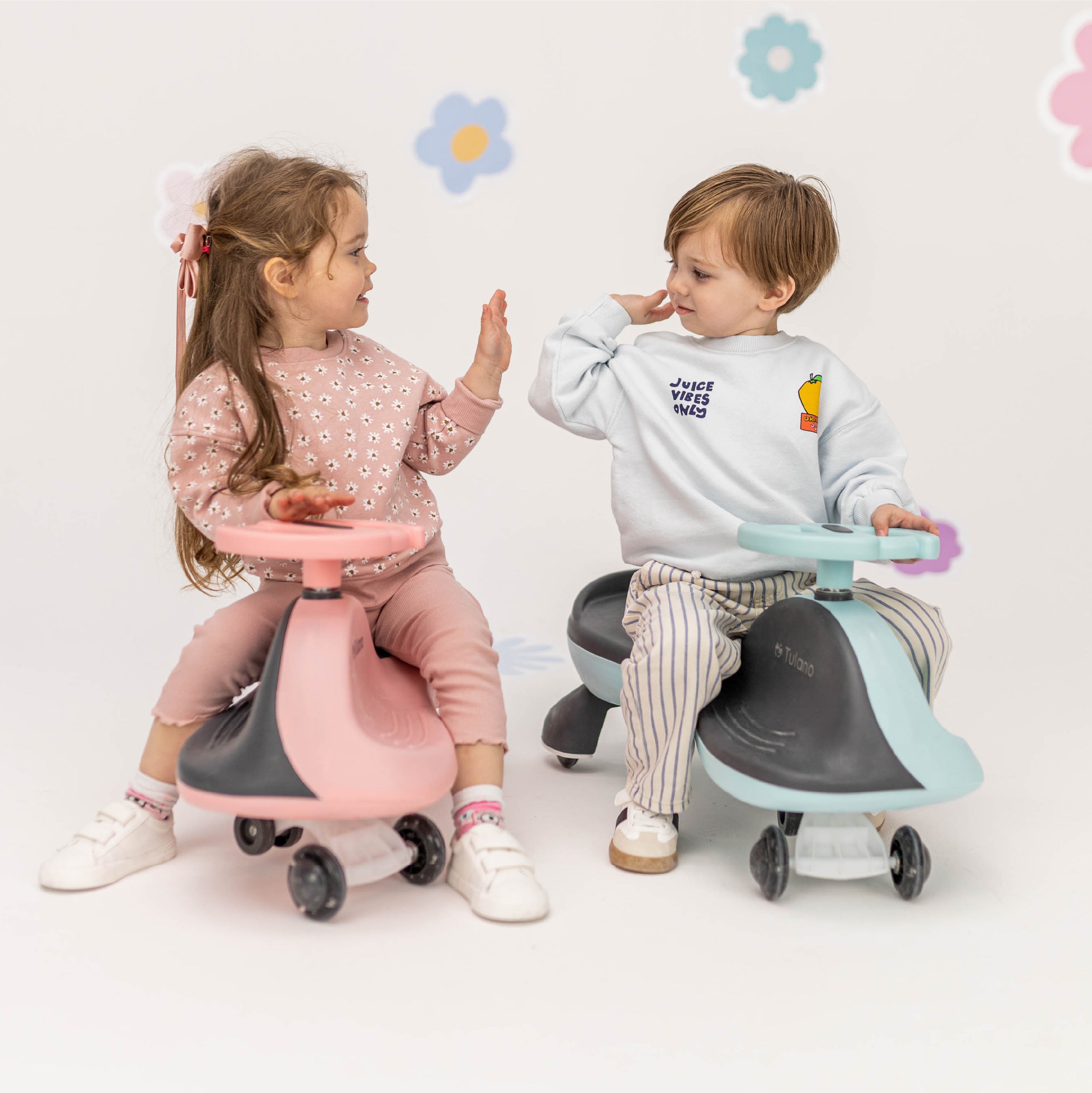 Mașinuță pentru copii cu propulsie gravitațională și LED-uri Tulano Focus 35 Pink
