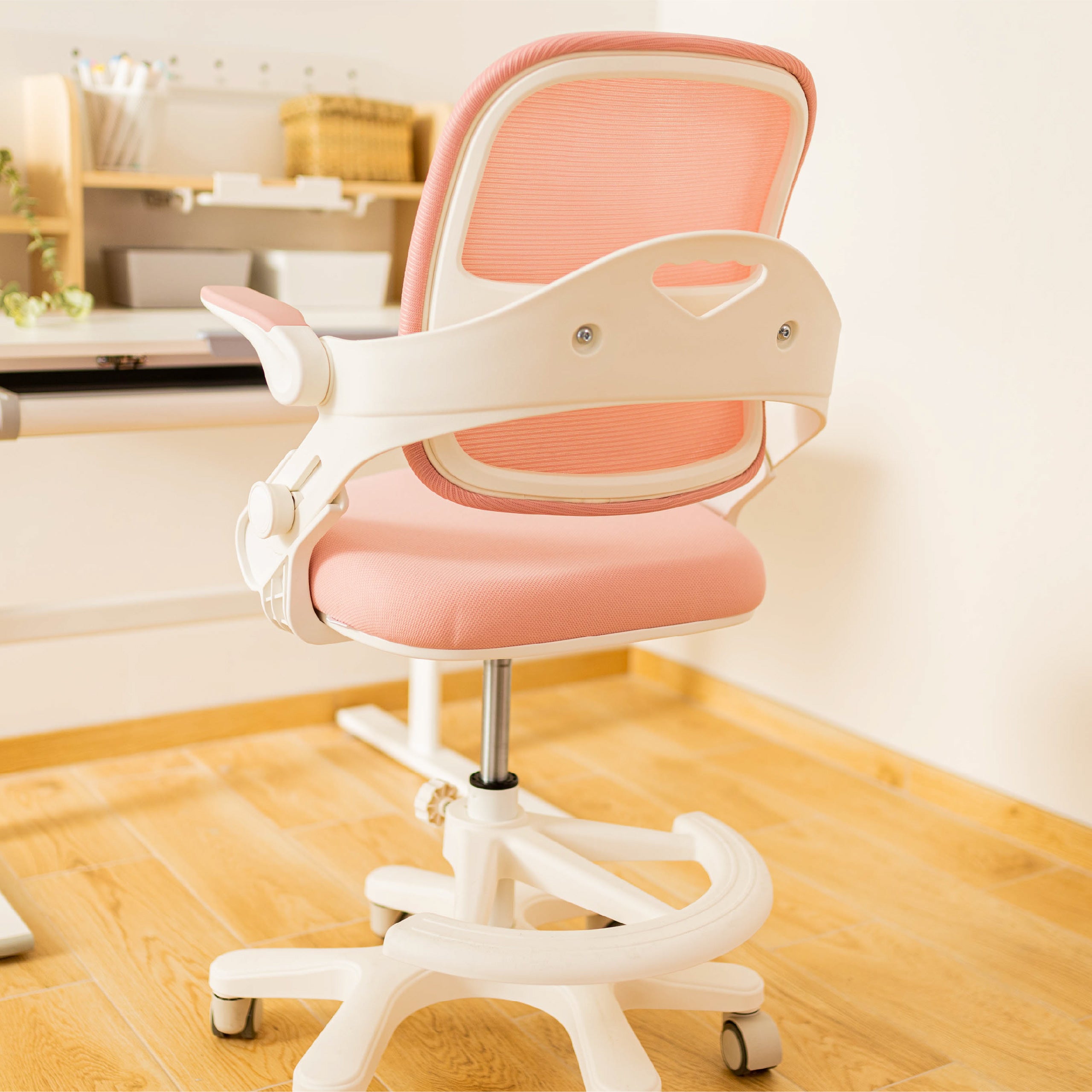 Scaun de birou pentru copii Mark Adler Junior 4.3 Pink