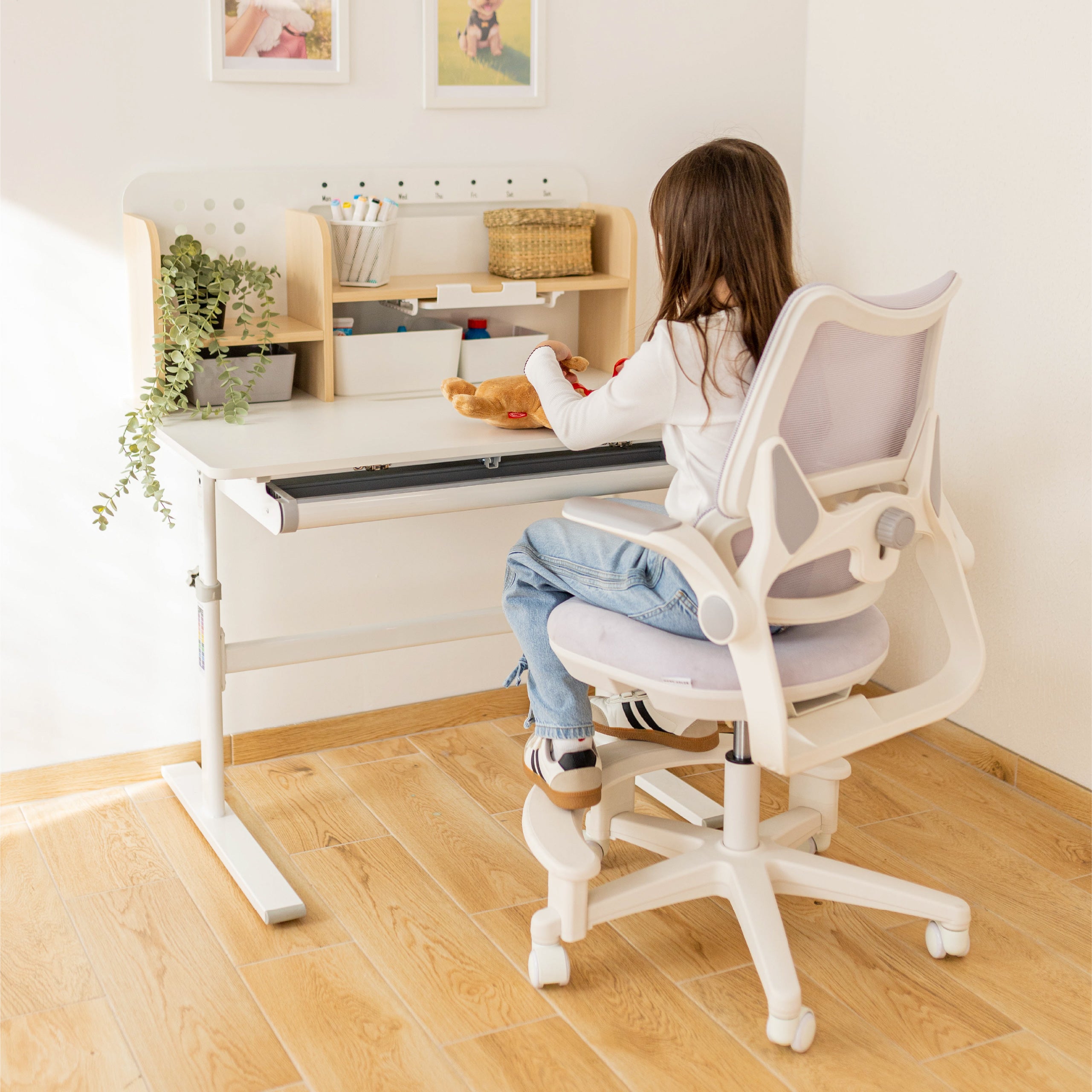 Birou ergonomic pentru copii Mark Adler Study 5.0 Wood 90 cm