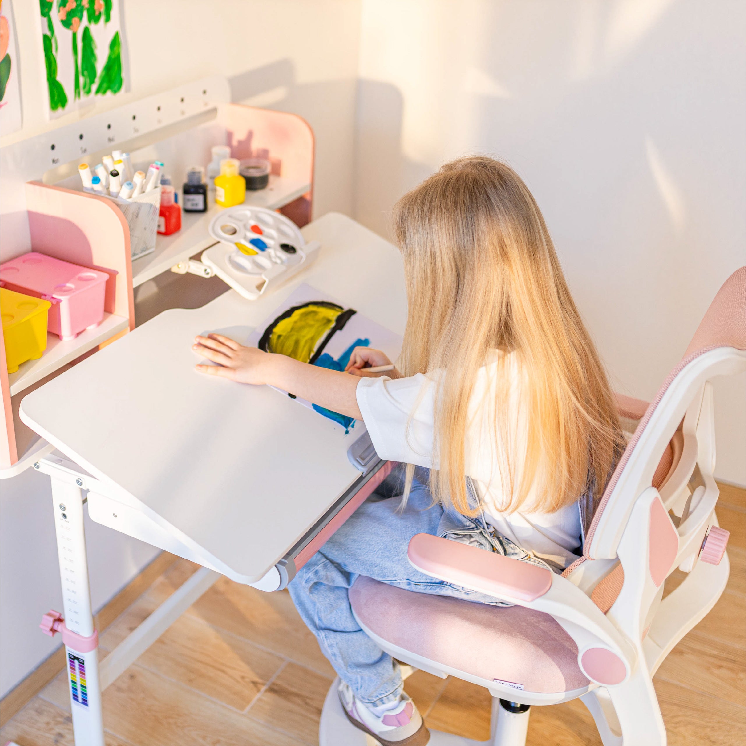 Birou ergonomic pentru copii Mark Adler Study 5.0 Pink 90 cm